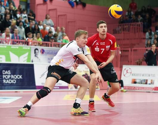 Volleyball 1. Bundesliga Saison 2015 2016 TV Rottenburg - TSV Herrsching 14.11.2015 Johannes Elsaesser (li, TV Rottenburg) und Sven Metzger (TV Rottenburg) 