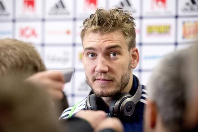 151114 Danmarks Nicklas Bendtner i mixed zone efter EM-kvalets playoff mellan Sverige och Danmark den 14 november 2015 i Stockholm.  Copyright: NiklasxLarssonx xBILDBYRÃÖN BB151114NL036