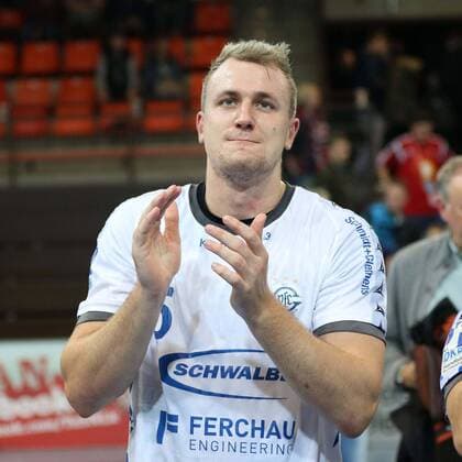 Luebbecke Siegesjubel bei Julius Kuehn (VfL Gummersbach) TuS N-Luebbecke vs VfL Gummersbach, Handball, 1. Bundesliga, 14.11.2015 Copyright: Strohdiek Eibner-Pressefoto EP_JSK