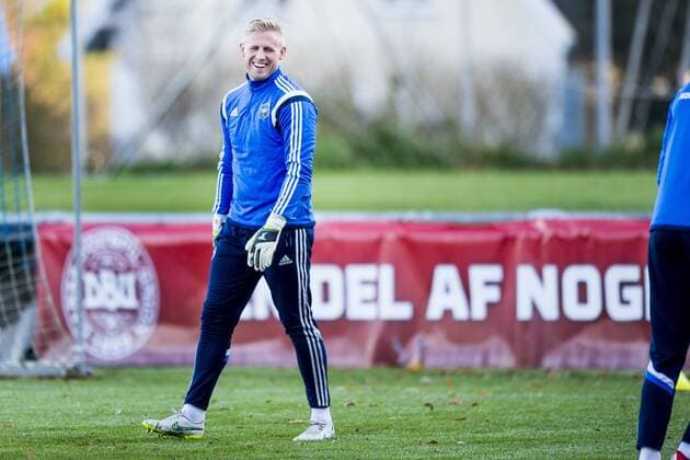 151115 Dänemark Kasper Schmeichel - Training Dänemark 15 november 2015 in Helsingör  Copyright: LUDVIGxTHUNMAN BB151115LT032