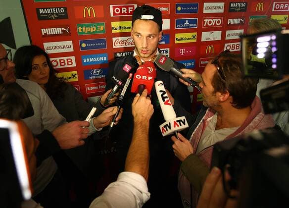 SOCCER - AUT vs SUI, friendly match, preview ALICANTE,SPAIN,15.NOV.15 - SOCCER - OEFB international match Länderspiel Austria vs Switzerland, friendly match, preview, team training camp, mixed zone and departure team AUT at the airport of Alicante. Image shows Marko Arnautovic (AUT). GEPAxpictures xChristianxOrt