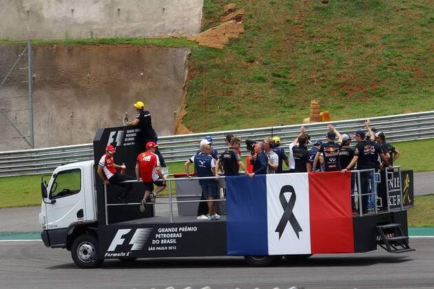 Brazilian Grand Prix, Sao Paulo 12 - 15 November 2015 15.11.2015 - Drivers parade with a tribute to the victms of the Paris tragedy 