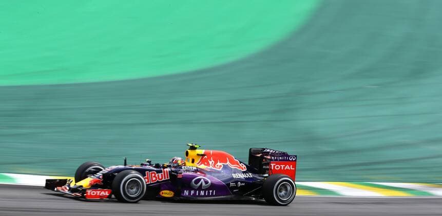 Brazil Grand Prix Formula 1 in 2015 SAO PAULO, Brazil - 11 15 2015: BIG FORMULA OF BRAZIL AWARD 1 2015 - Daniil KWJAT (Kvyat), RUS, Red Bull Racing during the Brazil Grand Prix Formula 1 in 2015, held at the Interlagos circuit. (Photo: Rodolfo Buhrer La Picture FotoArena)  RodolfoxBuhrer