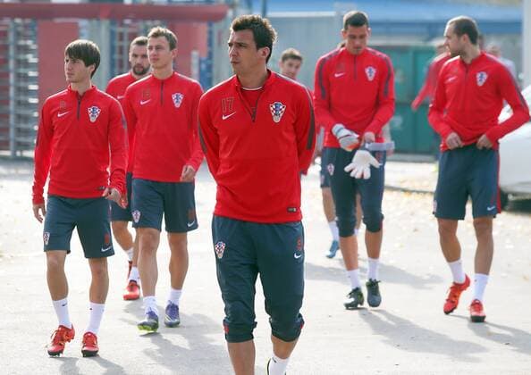 Cro national football team - training 15.11.2015., Zagreb - Croatian national football team on training on stadium in Maksimir. Mario Mandzukic.  JuricaxGaloic PIXSELL