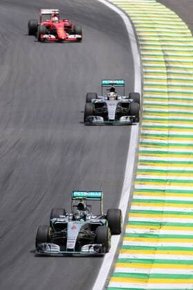 Brazilian Grand Prix, Sao Paulo 12 - 15 November 2015 15.11.2015 - Race, Nico Rosberg (GER) Mercedes AMG F1 W06 leads Lewis Hamilton (GBR) Mercedes AMG F1 W06 