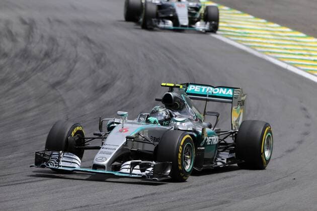Brazilian Grand Prix, Sao Paulo 12 - 15 November 2015 15.11.2015 - Race, Nico Rosberg (GER) Mercedes AMG F1 W06 leads Lewis Hamilton (GBR) Mercedes AMG F1 W06 