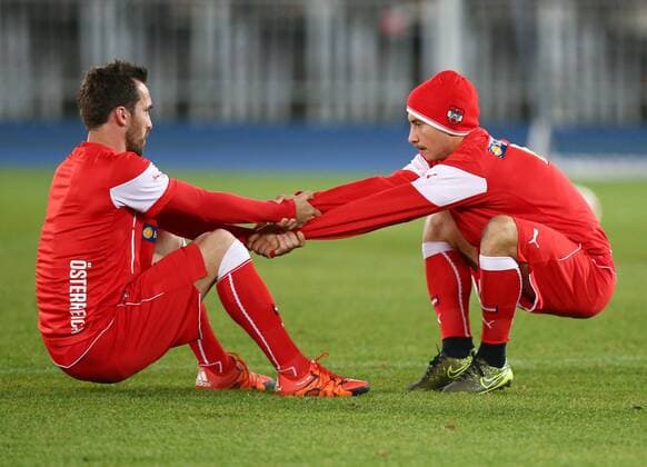 SOCCER - AUT vs SUI, friendly match, preview VIENNA,AUSTRIA,15.NOV.15 - SOCCER - OEFB international match Länderspiel Austria vs Switzerland, friendly match, preview, training team AUT. Image shows Christian Fuchs and Markus Suttner (AUT). GEPAxpictures xChristianxOrt