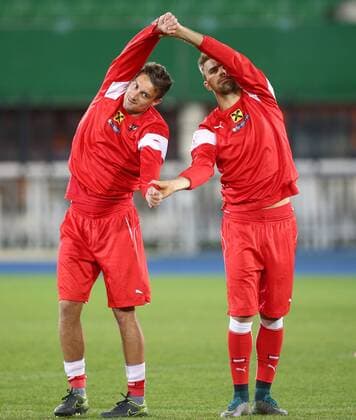 SOCCER - AUT vs SUI, friendly match, preview VIENNA,AUSTRIA,15.NOV.15 - SOCCER - OEFB international match Länderspiel Austria vs Switzerland, friendly match, preview, training team AUT. Image shows Stefan Ilsanker and Lukas Hinterseer (AUT). GEPAxpictures xChristianxOrt
