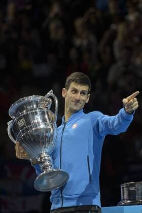 15.11.2015. The O2, London, England. ATP Tennis Herren Tennis Tour Finals. Day 1. Novak Djokovic is presented with the trophy for finishing top in the Emirates ATP Rankings. xStephenxBartholomewx  ActionPlus11681892