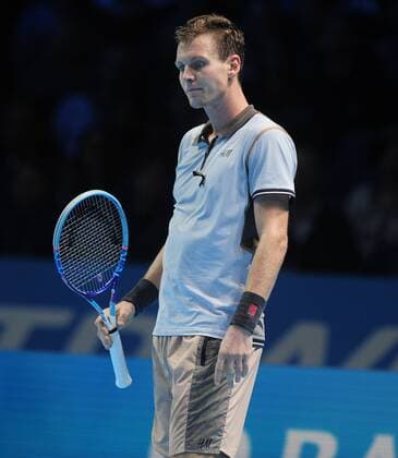 Tennis - 2015 ATP Tennis Herren World Tour Finals at The O2 - Day One Group : Stan Smith : Mens singles : Roger Federer (Sui) vs. Tomas Berdych (Cze) Tomas Berdych on the way to defeat in two sets COLORSPORT ANDREW COWIE 