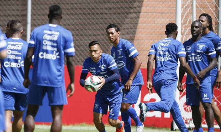 Nov. 15, 2015 - Quito, PICHINCHA, ECUADOR - Ecuadorian team players during training before the match against the selection of Venezuela, in Quito, Ecuador, November 15, 2015. Ecuador played in Venezuela on 17 November. ÃƒÂngel Mena, center in the picture. Venezuela v Ecuador, Russia 2018 World Cup Qualifying  - ZUMAn230