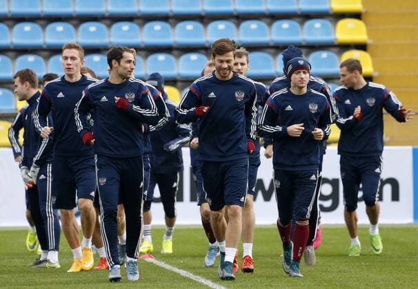 FuÃŸball, Nationalteam Russland, PK und Training ROSTOV-ON-DON, RUSSIA. NOVEMBER 16, 2015. A training session of the Russian national football team ahead of their friendly match against Croatia. Valery Matytsin TASS  TS011F09
