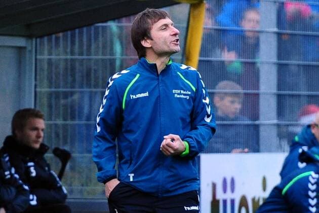 Flensburg, 15. November 2015 Fußball, Saison 2015 2016, Regionalliga Nord, 17. Spieltag, ETSV Weiche Flensburg - VfL Wolfsburg II: Daniel Jurgeleit (Trainer ETSV Weiche Flensburg)