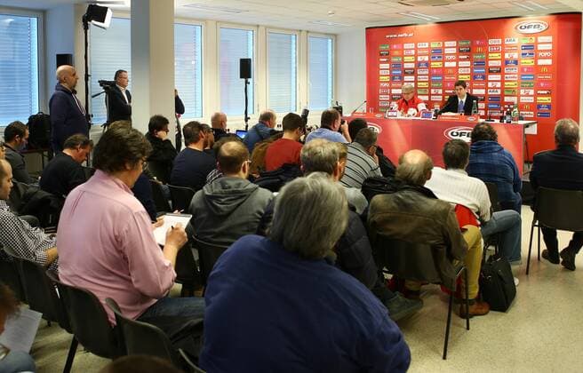 Fußball, Nationalteam Österreich, PK SOCCER - AUT vs SUI, friendly match, preview VIENNA,AUSTRIA,16.NOV.15 - SOCCER - OEFB international match Länderspiel Austria vs Switzerland, friendly match, preview, press conference PK Pressekonferenz team AUT. Image shows media director Wolfgang Gramann (OEFB) and Bernhard Neuhold (OEFB). GEPAxpictures xChristianxOrt