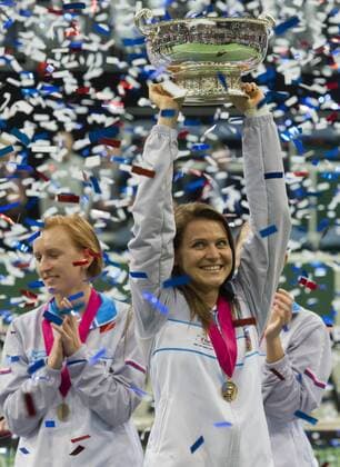 Tennis, Tschechien gewinnt Fed Cup Czech Republic team player Lucie Safarova celebrates during the awarding ceremony for the Fed Cup tennis final match between Czech Republic and Russia in Prague, Czech Republic, November 15, 2015. Czech Republic beat Russia in tennis Fed Cup final 3-2 and defended title. (CTKxPhoto VitxSimanek) CTKPhotoP201511150747801  VIS 027