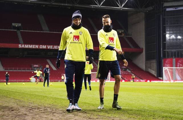 Fußball, Training Nationalteam Schweden in Kopenhagen 151116 Zlatan Ibrahimovic och Alexander Milosevic lämnar Sveriges fotbollslandslags träning den 16 november 2015 i Köpenhamn.  Copyright: JOELxMARKLUND BB151116JM015