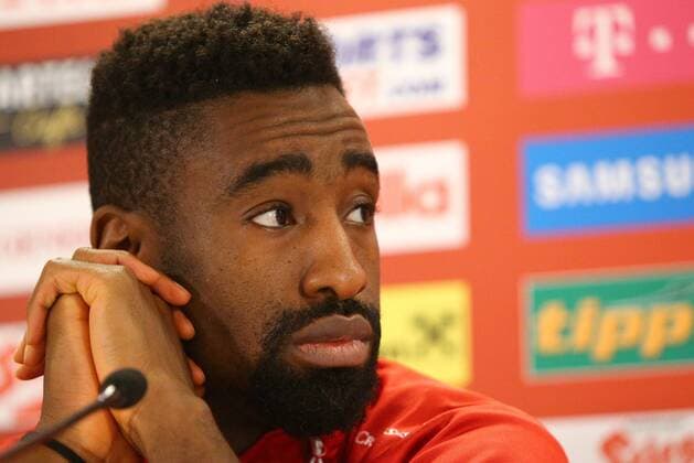 Fußball, PK Nationalteam Schweiz SOCCER - AUT vs SUI, friendly match, preview VIENNA,AUSTRIA,16.NOV.15 - SOCCER - OEFB international match Länderspiel Austria vs Switzerland, friendly match, preview, press conference PK Pressekonferenz team SUI. Image shows Johan Djourou (SUI). GEPAxpictures xChristianxOrt