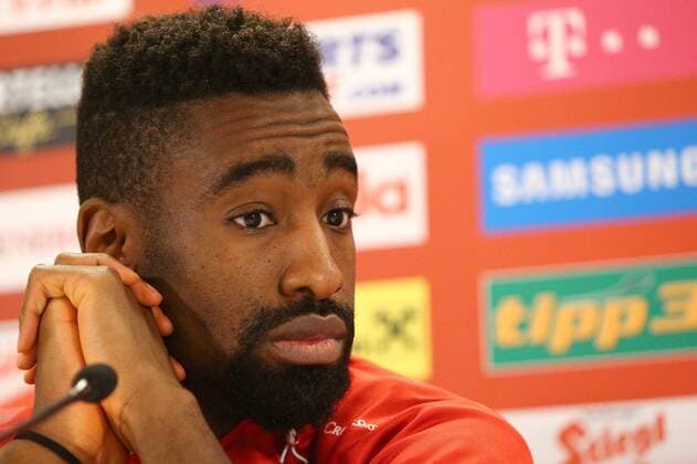 Fußball, PK Nationalteam Schweiz SOCCER - AUT vs SUI, friendly match, preview VIENNA,AUSTRIA,16.NOV.15 - SOCCER - OEFB international match Länderspiel Austria vs Switzerland, friendly match, preview, press conference PK Pressekonferenz team SUI. Image shows Johan Djourou (SUI). GEPAxpictures xChristianxOrt