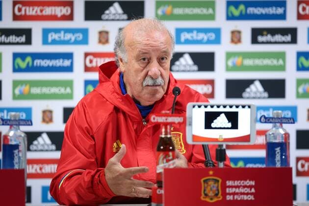 Fußball, PK Nationalteam Spanien - BRUSSELS, BELGIUM: Spain s head coach Vicente del Bosque pictured during a press conference PK Pressekonferenz of the Spanish national soccer team, Monday 16 November 2015, in Brussels. Tomorrow Spain is playing the Red Devils, the Belgian national soccer team, in preparation of the Euro2016 European Championships.  x04741421x