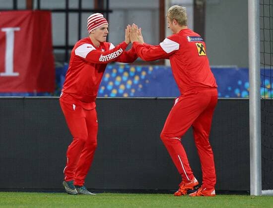 SOCCER - AUT vs SUI, friendly match, preview VIENNA,AUSTRIA,16.NOV.15 - SOCCER - OEFB international match Länderspiel Austria vs Switzerland, friendly match, preview, final training team AUT. Image shows Marcel Sabitzer and Martin Hinteregger (AUT). GEPAxpictures xChristianxOrt