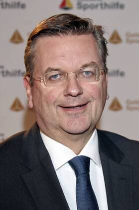 Reinhard Grindel (Schatzmeister DFB) bei der Verleihung der Goldenen Sportpyramide 2015 in der Handelskammer. Hamburg, 12.09.2015 xgbrcix xFuturexImage imago FuturexImage