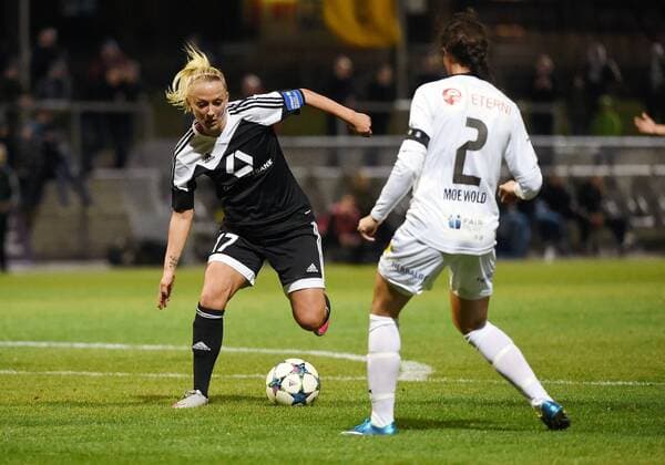 18.11.2015, xjhx, Fussball UEFA Champions League, 1.FFC Frankfurt - LSK Kvinner, emspor, v.l. Mandy Islacker (1.FFC Frankfurt), Ingrid Moe Wold (LSK Kvinner)