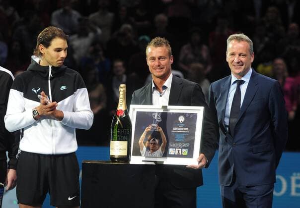 Tennis - 2015 ATP Tennis Herren World Tour Finals at The O2 - Day Four Lleyton Hewitt Presentation on his retirement Lleyton Hewitt ( Australia) Poses with fellow Tennis player Rafael Nadal after the presentation. COLORSPORT ANDREW COWIE 