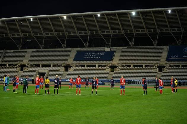 minute of silence FOOTBALL : Paris SG vs KIF Örebro - Champions League Women - 14 10 2015 AnthonyBIBARD FEP Panoramic 