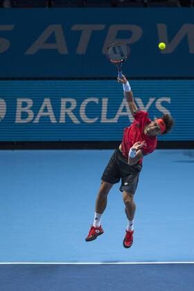 18.11.2015. The O2, London, England. ATP Tennis Herren Tennis Tour Finals. Day 4. David Ferrer (ESP) 7 serves during his match with Stan Wawrinka (SUI) 4 . xStephenxBartholomewx  ActionPlus11682762