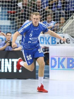 Gummersbach Julius Kuehn ( 5, VfL Gummersbach) jubelt VfL Gummersbach - SC Magdeburg, Handball, DKB Handball Bundesliga, 18.11.2015, Copyright: Deutzmann Eibner-Pressefoto EP_CDN