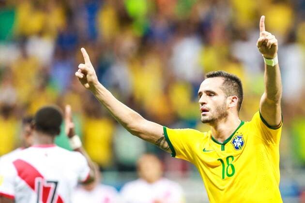 Nov. 17, 2015 - Salvador, Brazil - Renato Augusto during a match between Brazil and Peru as part of FIFA 2018 World Cup Qualifiers at Arena Fonte Nova Stadium. Brazil : Brazil versus Peru at FIFA 2018 World Cup Qualifiers - ZUMAp133