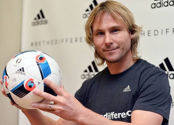 Fußball, EM 2016, Pavel Nedved präsentiert offiziellen Spielball Czech soccer player Pavel Nedved presents new official soccer ball for European Championship EM Europameisterschaft UEFA EURO EM Europameisterschaft Fussball 2016, in Prague, Czech Republic, on November 19, 2015. (CTKxPhoto KaterinaxSulova) CTKPhotoP201511190695501  suk3