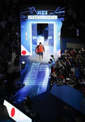 19.11.2015 the O2 London, England. ATP Tennis Herren Tour Finals Day 5. Kei Nishikori (JPN) arrives to play Roger Federer (SUI). Federer won by a score of 7-5, 4-6, 6-4 xHongboxChenx  ActionPlus11682826