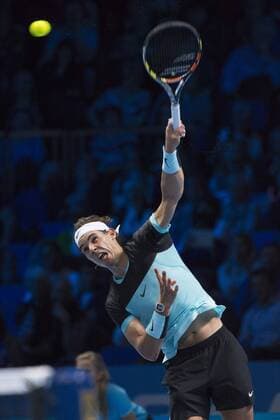 20.11.2015. The O2, London, England. ATP Tennis Herren Tennis Tour Finals. Day 6. Rafael Nadal (ESP) 5 serves during his match with David Ferrer (ESP) 7 . Nadal won the match 7-6, 6-3, 6-4. xStephenxBartholomewx  ActionPlus11683020
