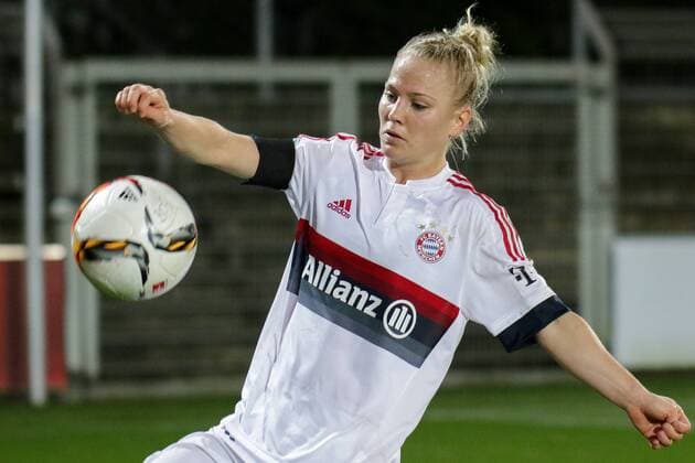 Leonie Maier (FCB, 20), Einzelbild, Aktion, Action, Fussball, Allianz Frauen-Bundesliga, Bayer 04 Leverkusen - FC Bayern München, xozx