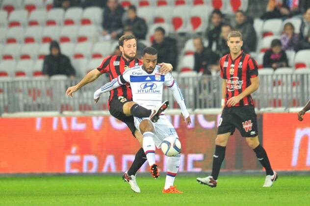 ALEXANDRE LACAZETTE (ol) - PAUL BAYSSE (ogcn) FOOTBALL : OGC Nice vs Olympique Lyon - Ligue 1 2015 2016 - 20 11 2015 FEP Panoramic 