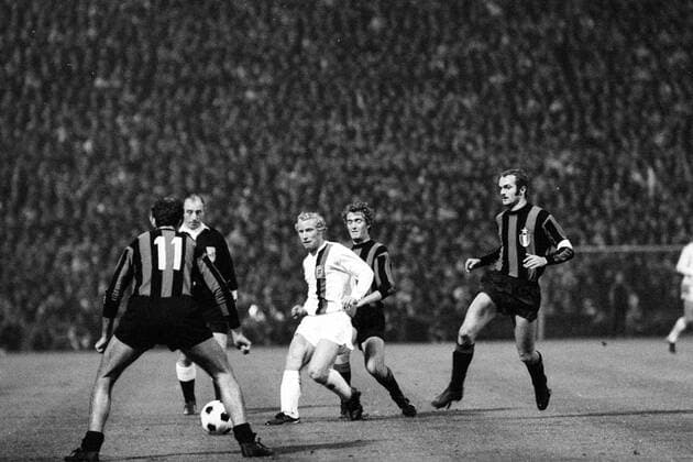 Fußball, Europapokal der Landesmeister 1971 1972, Borussia Mönchengladbach - Inter Mailand 7-1 Berti Vogts (Borussia Mönchengladbach), re. Sandro Mazzola (Inter Mailand)