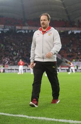 21.11.2015, Stuttgart, Fußball 1. Bundesliga 13. Spieltag Saison 2015 2016 VfB Stuttgart vs. FC Augsburg , Trainer Alexander Zorniger ( VfB )