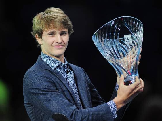 Tennis - 2015 ATP Tennis Herren World Tour Finals at The O2 - Day Six Young Star of tomorrow award Alex Zverev of Germany receives his award for the Youngest player in the top 100 ATP rankings.,The 18 year old has reached no. 74. COLORSPORT ANDREW COWIE 