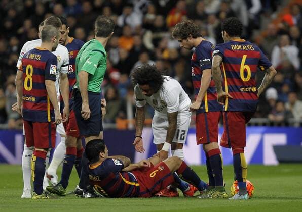 Fußball, El Clasico, Real Madrid - FC Barcelona Football match between Real Madrid and Barcelona FC (Barca) of the 2015 2016 Spanish League, held at the Santiago Bernabeu stadium, in Madrid 11 21 2015. 