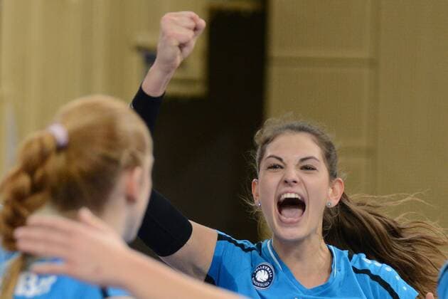 21.11.2015, xtkx, Volleyball 1.Bundesliga Damen, VC Wiesbaden - USC Münster, emspor v.l. Annalena Mach (VC Wiesbaden),