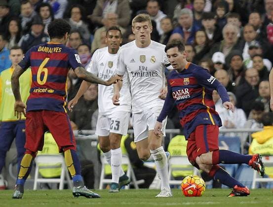 Fußball, El Clasico, Real Madrid - FC Barcelona Football match between Real Madrid and Barcelona FC (Barca) of the 2015 2016 Spanish League, held at the Santiago Bernabeu stadium, in Madrid 11 21 2015. Lionel Messi 