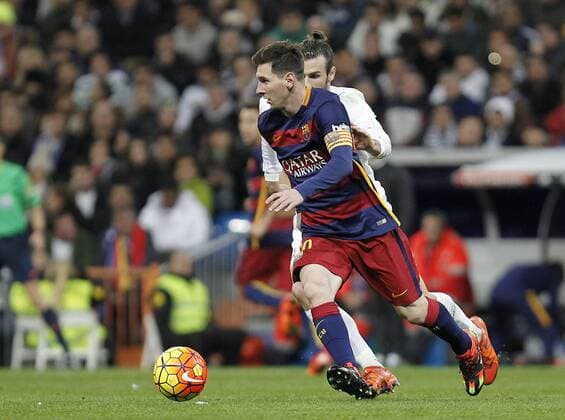 Fußball, El Clasico, Real Madrid - FC Barcelona Football match between Real Madrid and Barcelona FC (Barca) of the 2015 2016 Spanish League, held at the Santiago Bernabeu stadium, in Madrid 11 21 2015. Lionel Messi 