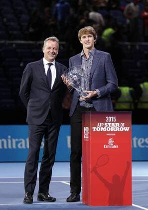 21.11.2015 The O2 London, England. ATP Tennis Herren Tour Finals Day 7. Alex Zverev was presented the ATP Star of Tomorrow Award during Day Seven Barclays ATP World Tour Finals from the O2 Arena xHongboxChenx  ActionPlus11683453