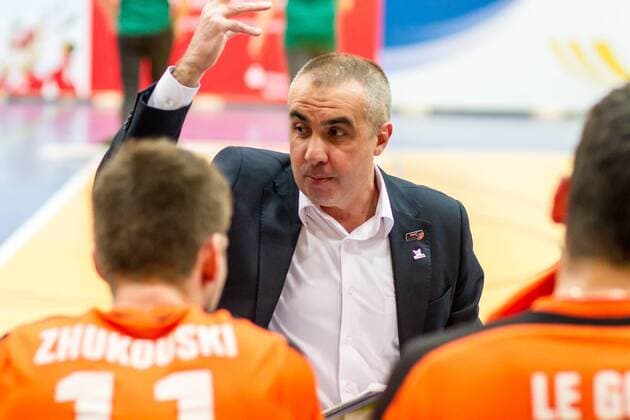 Roberto Serniotti (Trainer BR Volleys) Ansprache GER, Königs Wusterhausen Bestensee, Volleyballl, 1. Bundesliga, Saison 2015 2016, Landkost-Arena, Netzhoppers KW - Berlin Recycling Volleys