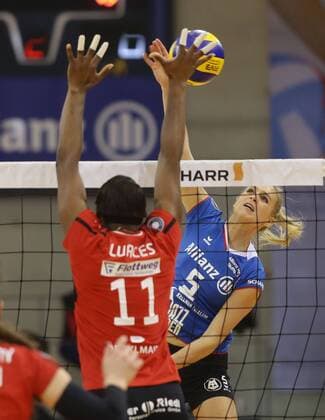 Stuttgart , Volleyball Bundesliga Allianz MTV Stuttgart vs. Rote Raben Vilsbiburg , rechts: Kim Renkema ( Allianz )