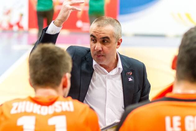 Roberto Serniotti (Trainer BR Volleys) Ansprache GER, Königs Wusterhausen Bestensee, Volleyballl, 1. Bundesliga, Saison 2015 2016, Landkost-Arena, Netzhoppers KW - Berlin Recycling Volleys