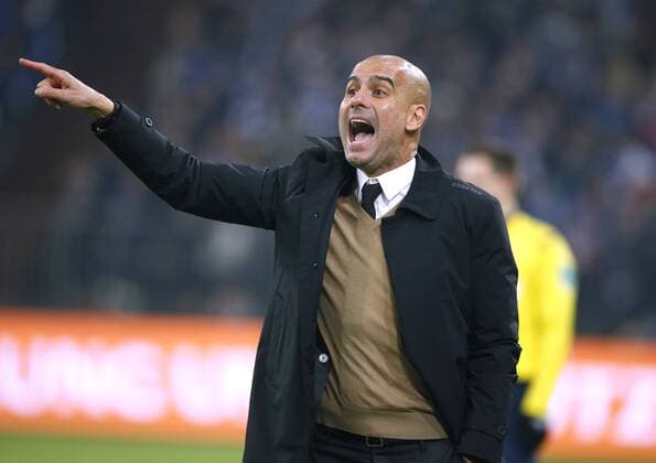 GUARDIOLA Pep Trainer Team FC Bayern Muenchen Fussball Liga DFL Spiel FC Schalke 04-FC Bayern Muenchen 1 : 3 am 21. November 2015 in Gelsenkirchen 