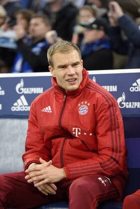 21.11.2015, Fussball 1.Bundesliga 2015 2016, 13.Spieltag, FC Schalke 04 - FC Bayern München, in der Veltins-Arena auf Schalke in Gelsenkirchen. Holger Badstuber (FC Bayern München) auf der Ersatzbank. 