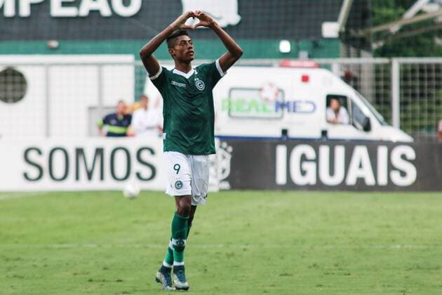 Atl?tico MG x Goi?s BELO HORIZONTE, MG - 11 22 2015: ATHLETIC MG X GOI?S - Bruno Henrique scored the second goal of Goi?s during the match between Atletico MG X Goias, valid for the Brazilian Championship 2015 played in Independence Arena. (Photo: Dudu Macedo FotoArena)  DuduxMacedo